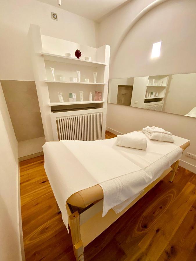 Hotel Saraceno Al Faro Taranto Exteriör bild