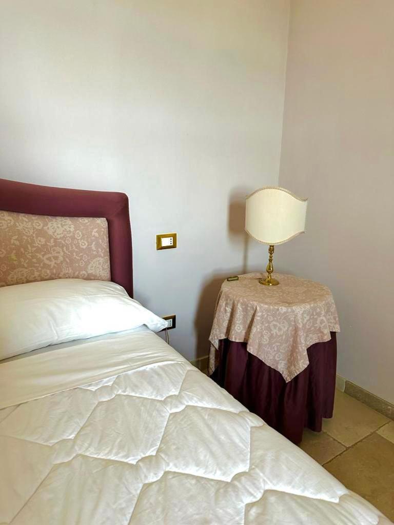 Hotel Saraceno Al Faro Taranto Exteriör bild