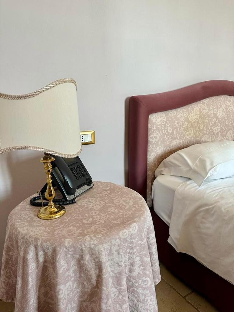 Hotel Saraceno Al Faro Taranto Exteriör bild