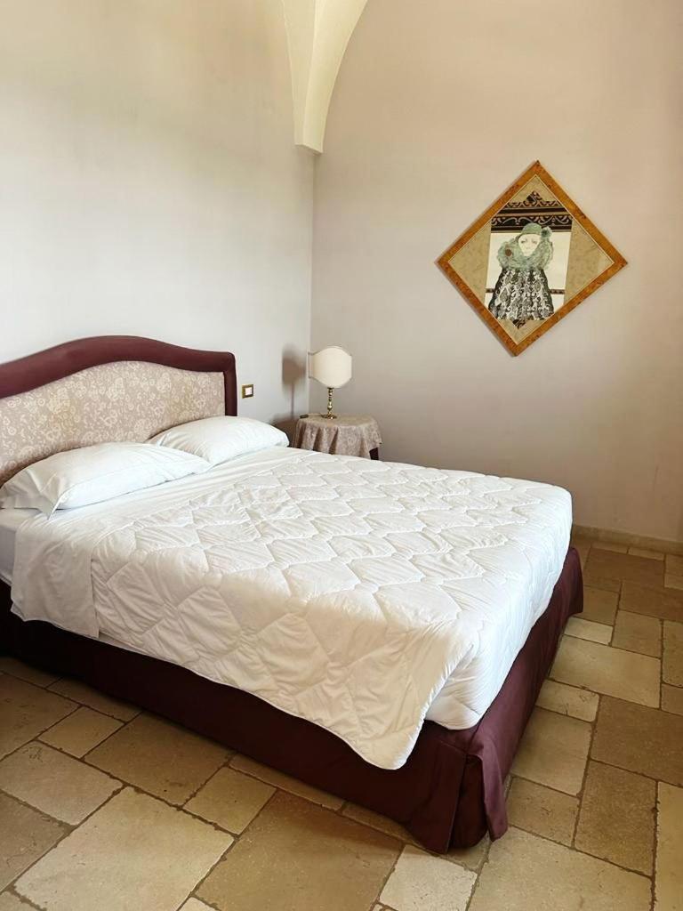 Hotel Saraceno Al Faro Taranto Exteriör bild