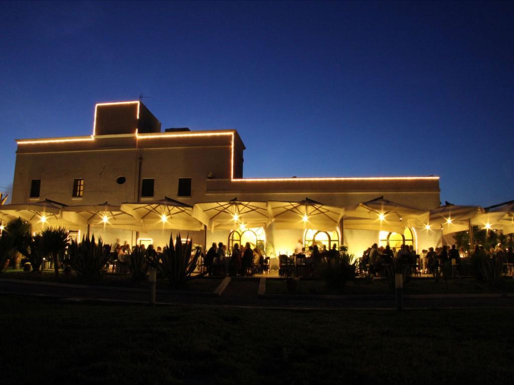 Hotel Saraceno Al Faro Taranto Exteriör bild