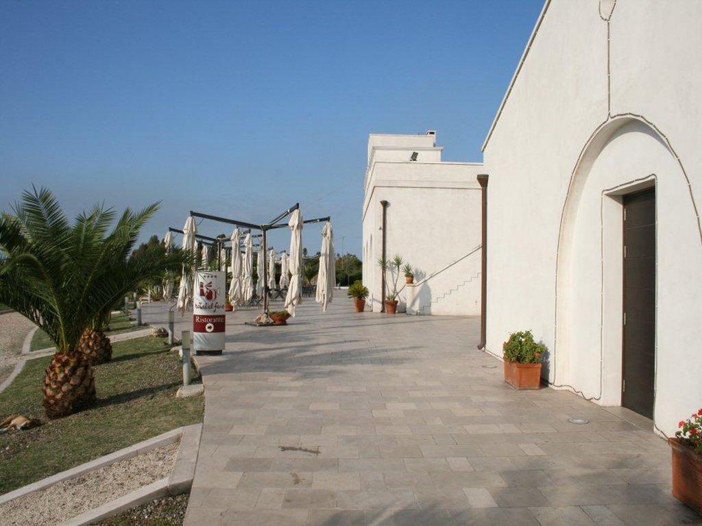 Hotel Saraceno Al Faro Taranto Exteriör bild