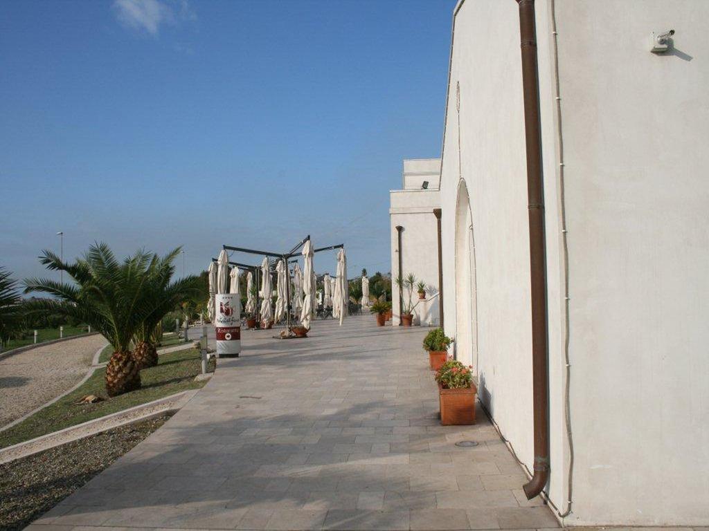 Hotel Saraceno Al Faro Taranto Exteriör bild