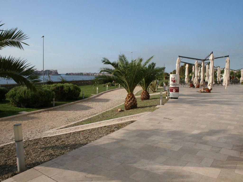 Hotel Saraceno Al Faro Taranto Exteriör bild