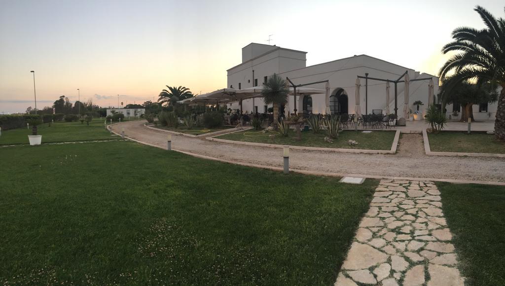 Hotel Saraceno Al Faro Taranto Exteriör bild